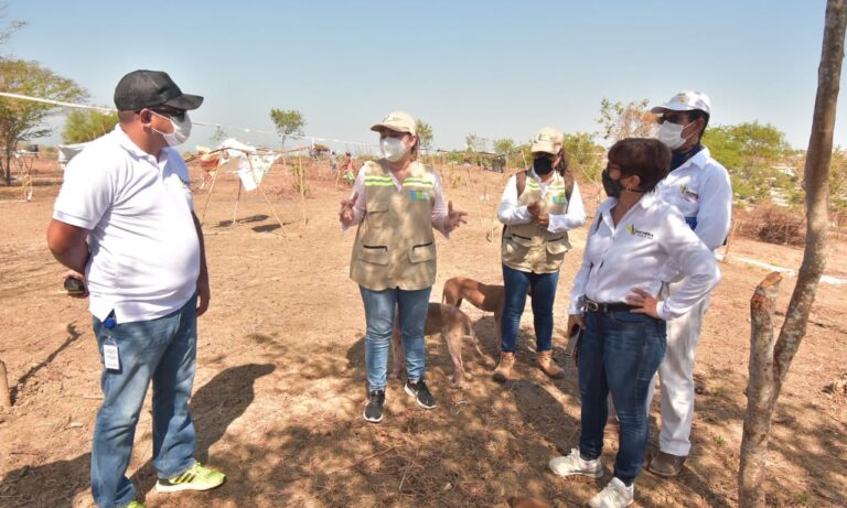 funcionarios en inspección técnica en el relleno sanitario Henequén