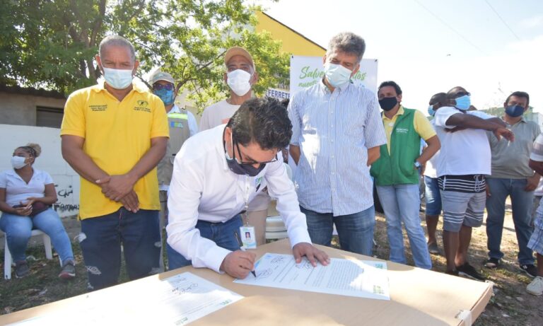 FUNCIONARIOS Y COMUNIDAD FIRMAN COMPROMISO, PARA RECUPERAR EL AMBIENTE EN BAZURTO Y LA CIÉNAGA DE LAS QUINTAS