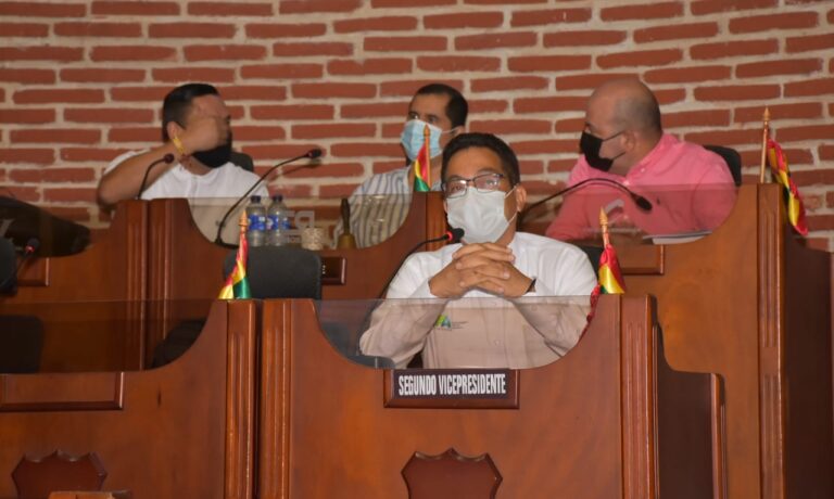 director del EPA Cartagena, Javier Mouthon Bello, ante el concejo de cartagena