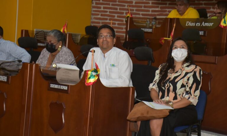 director del epa cartagena, presentando informe de gestión ante el Concejo Distrital