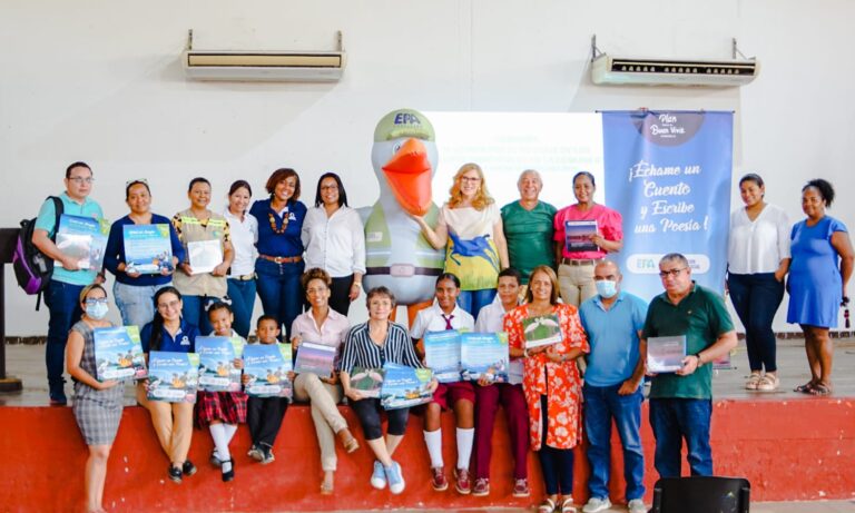 Fotografías de funcionarios y asistentes en campaña, A lo bien por el rescate de los valores ambientales