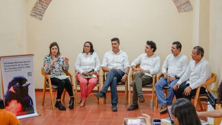 Participantes de Foro “Colombia, País de las Aves”, cuyo objetivo principal fue la presentación de la Estrategia Nacional para la Conservación de las Aves de Colombia