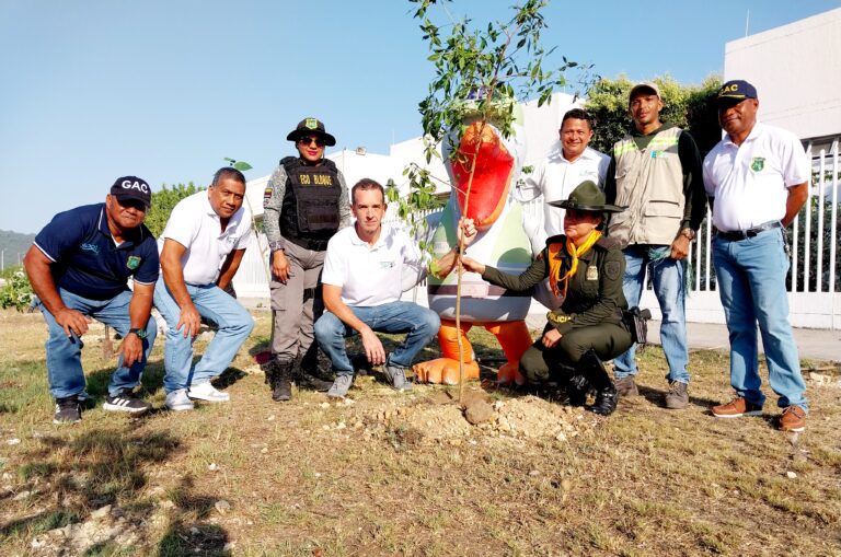 EPA Cartagena retoma siembra de árboles y celebra Día Mundial de la Educación Ambiental