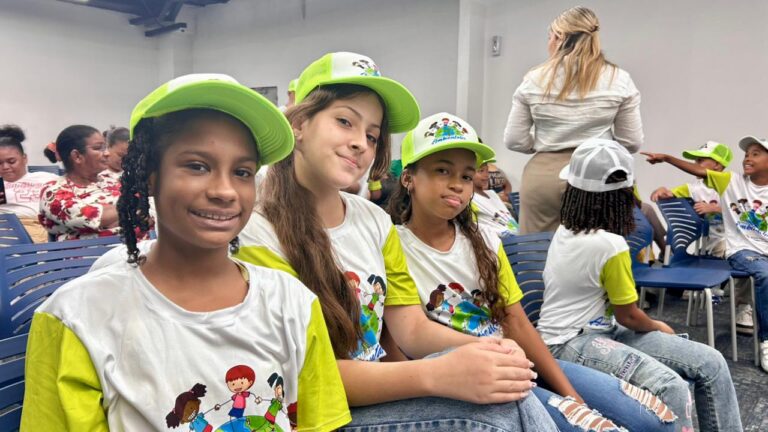 Niños del Barrio Chino se graduaron como Vigías Ambientales para proteger la Ciénaga de Las Quintas
